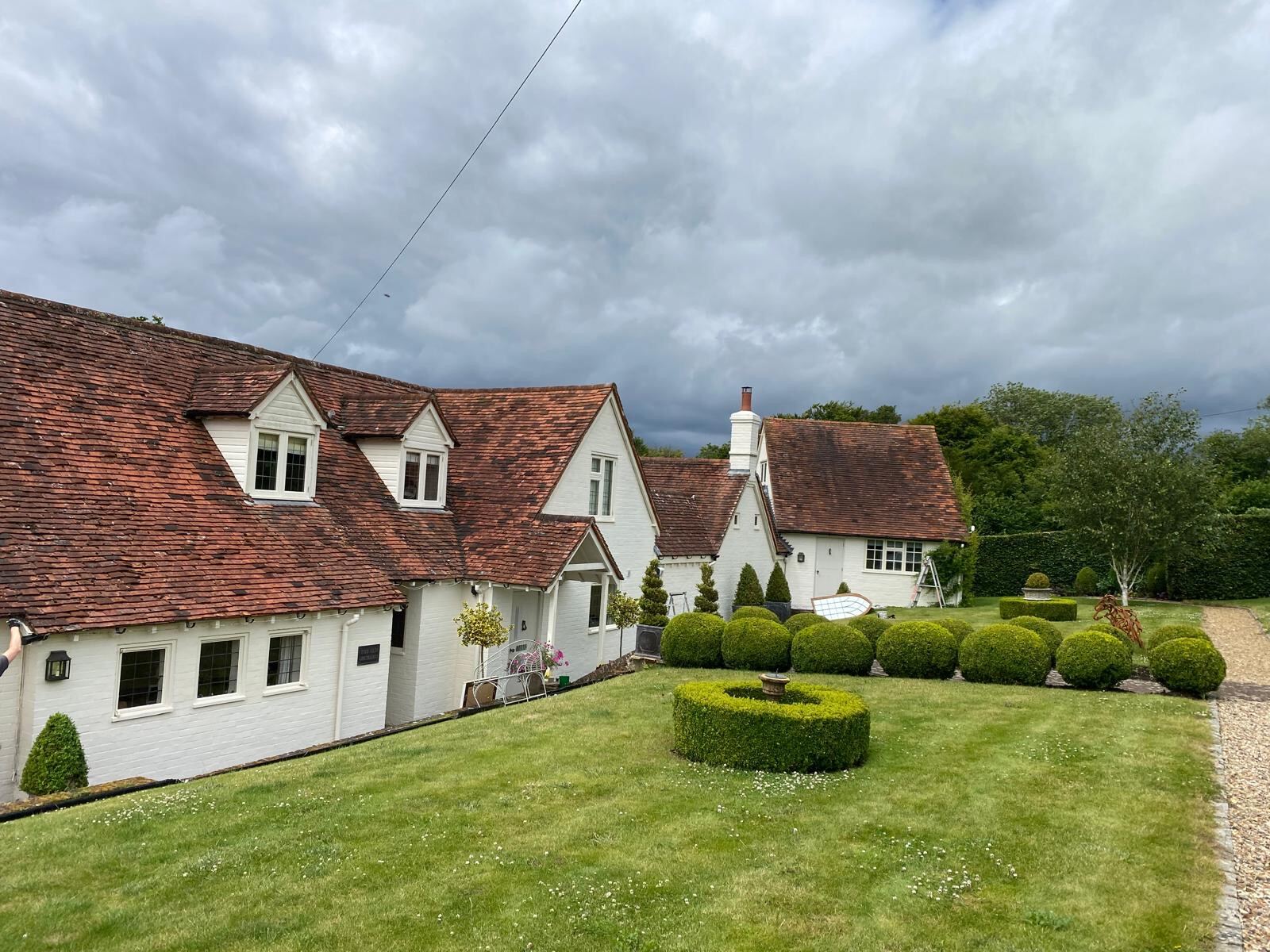 White Cottage & Topiary Garden - Exterior — Full Redecoration in Oxfordshire
